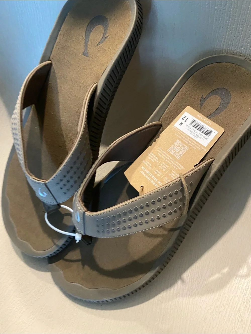 OLUKAI Men Ulele color mustang Sandals 12 NEW